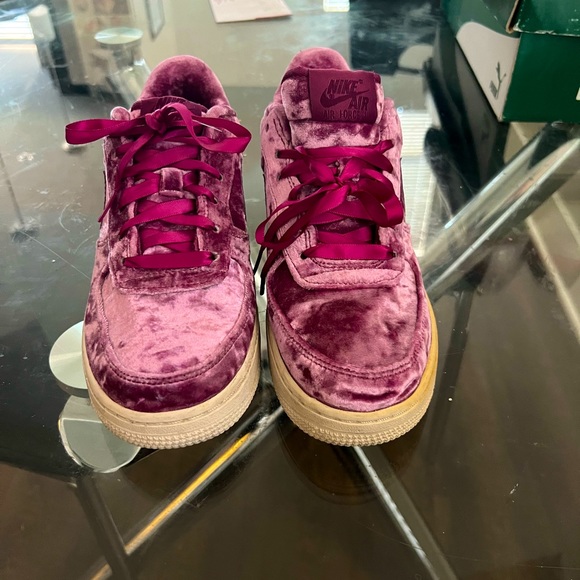 Velvet pink Air Force Ones - Picture 2 of 5